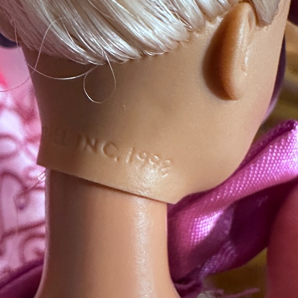 Mattel Barbies Set of 4 with Evening Gowns Mixed Set - Picture 9 of 16